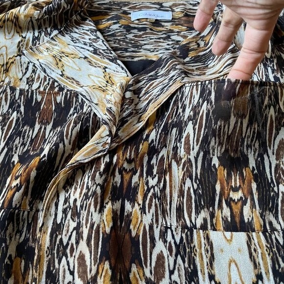 Calvin Klein Animal Print Ruffle V-Neckline Blouse Women's Long Sleeve (Size S) - Picture 8 of 14